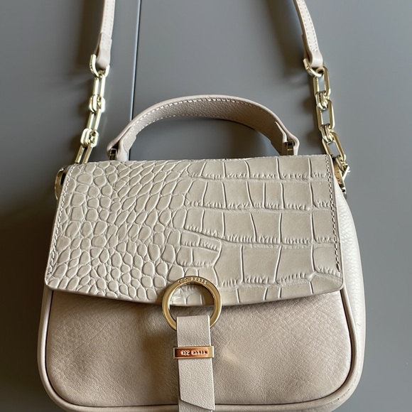 NWT Ted Baker Loop and Tab Grainy Mini Crossbody Taupe - Picture 4 of 13